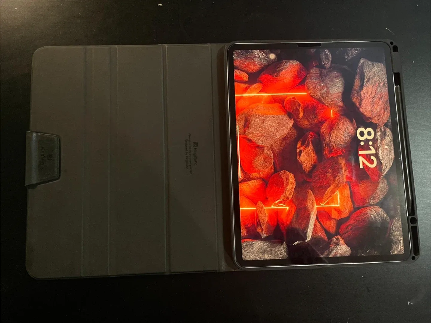 iPad 13 Pro 12.9” 1TB with CELLULAR (excellent condition) image indicator(3)