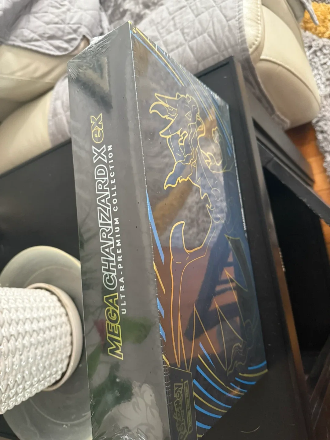 New Mega Charizard EX Ultra-Premium Collection image indicator(2)