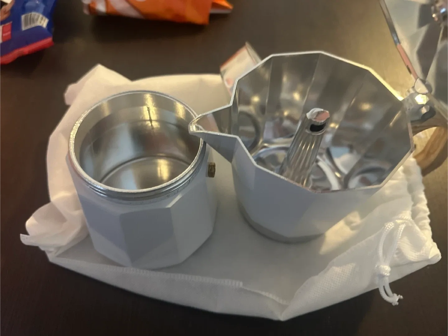 Bialetti Moka Pot - White image indicator(2)