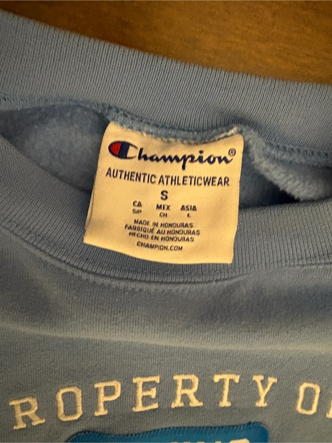 Champion UCLA Bruins Crewneck - Size S image indicator(2)