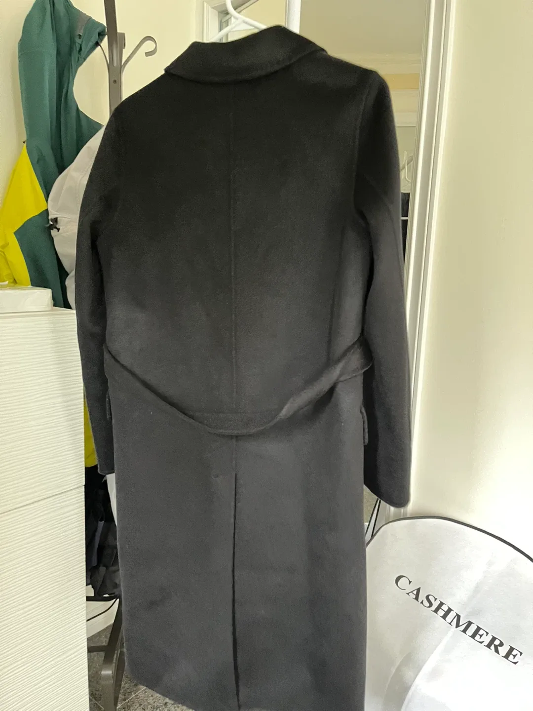 Black 100% Cashmere Belted Coat image indicator(4)
