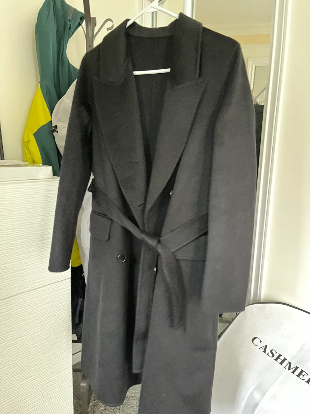 Black 100% Cashmere Belted Coat image indicator(3)