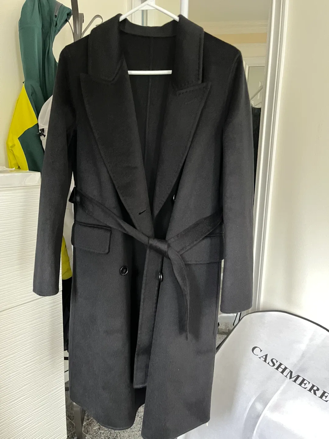 Black 100% Cashmere Belted Coat image indicator(2)