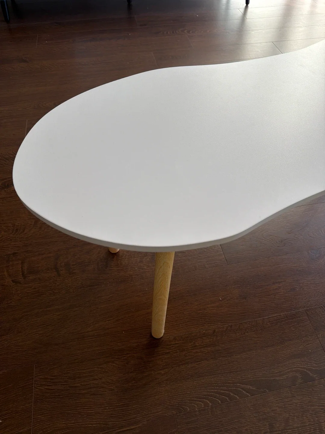 White Kidney Bean Coffee Table image indicator(3)