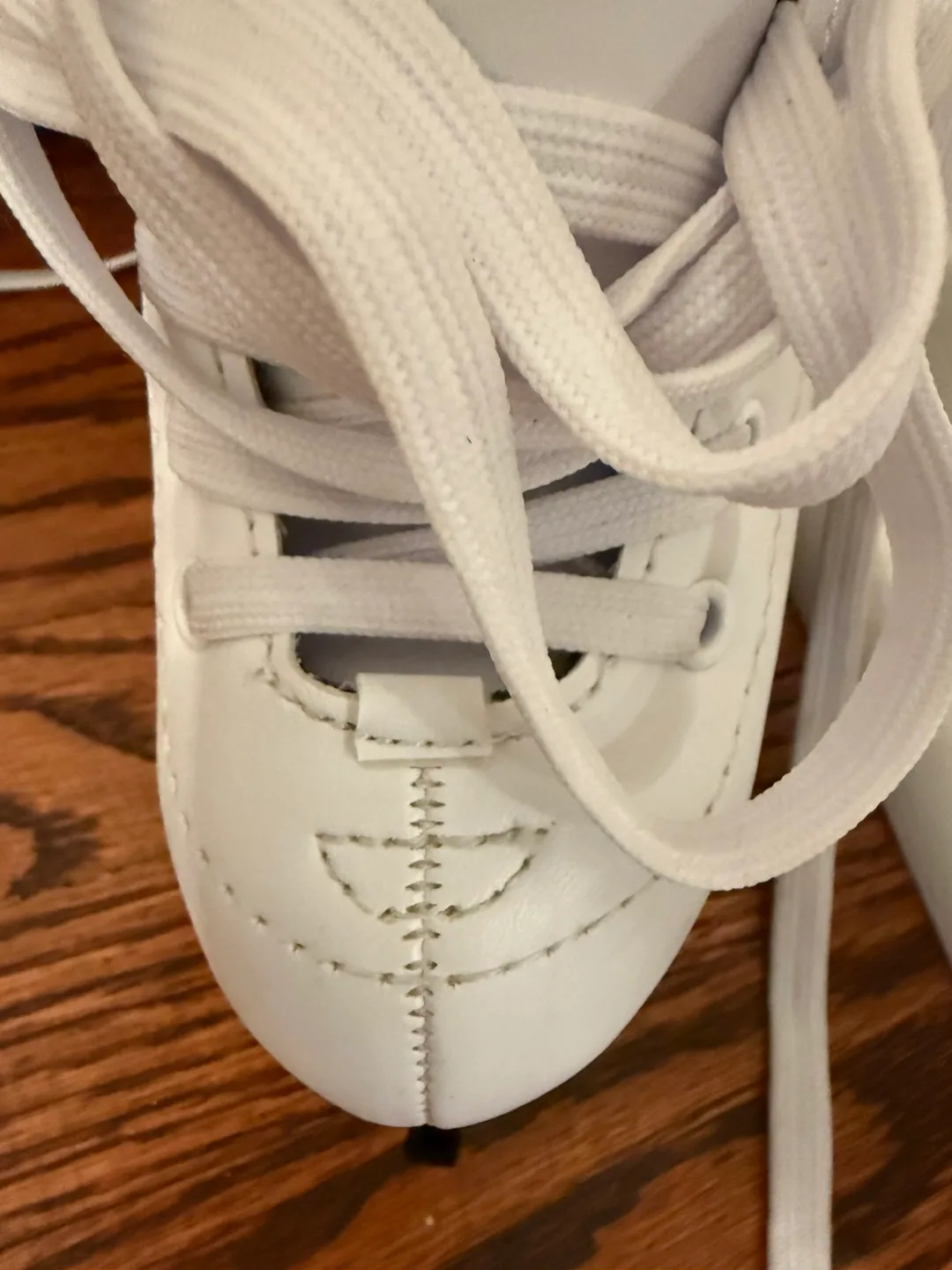 Vic Dream White Ice Skates - US Size 1 image indicator(4)