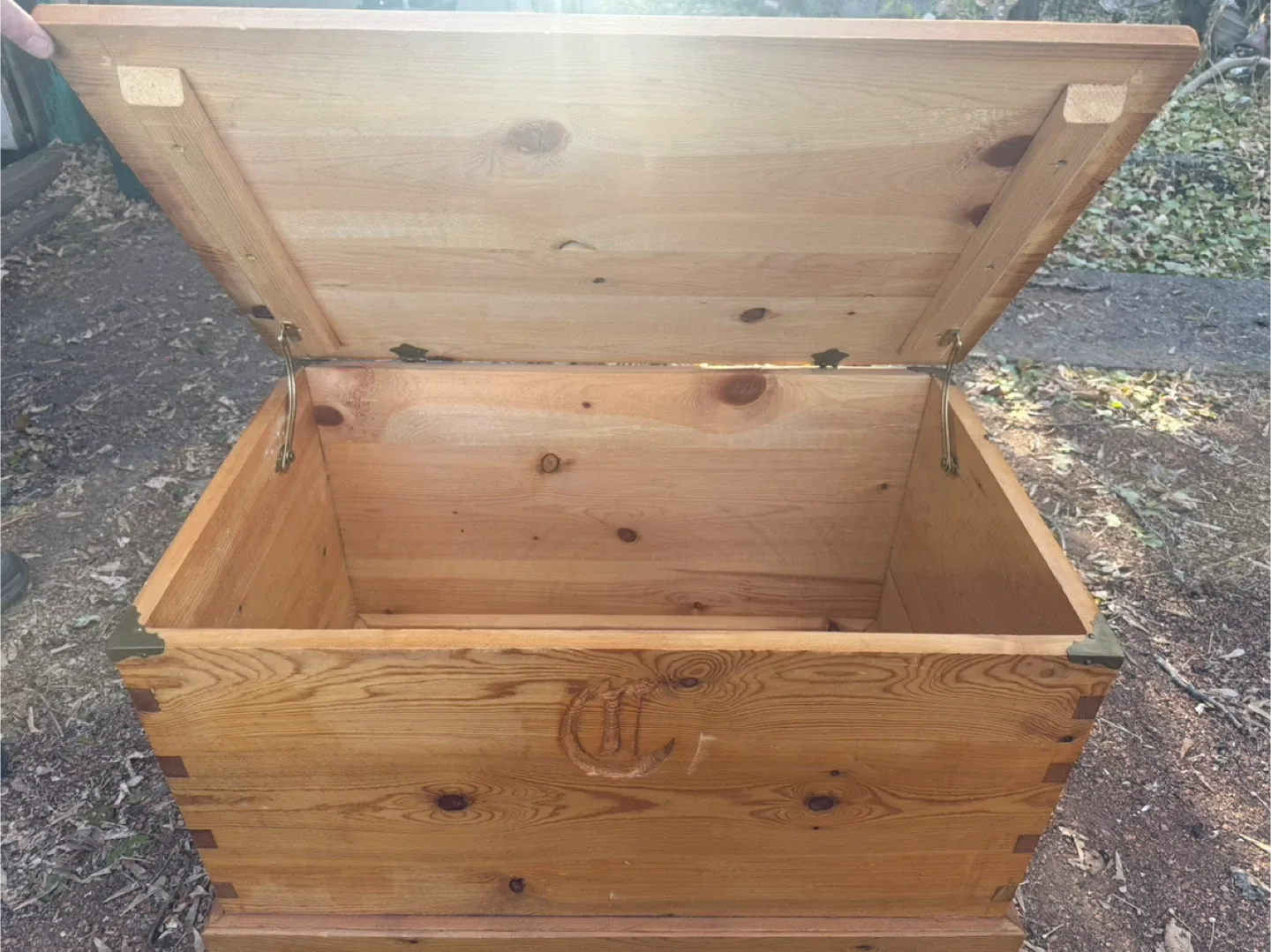 Wooden Storage Trunk image indicator(2)