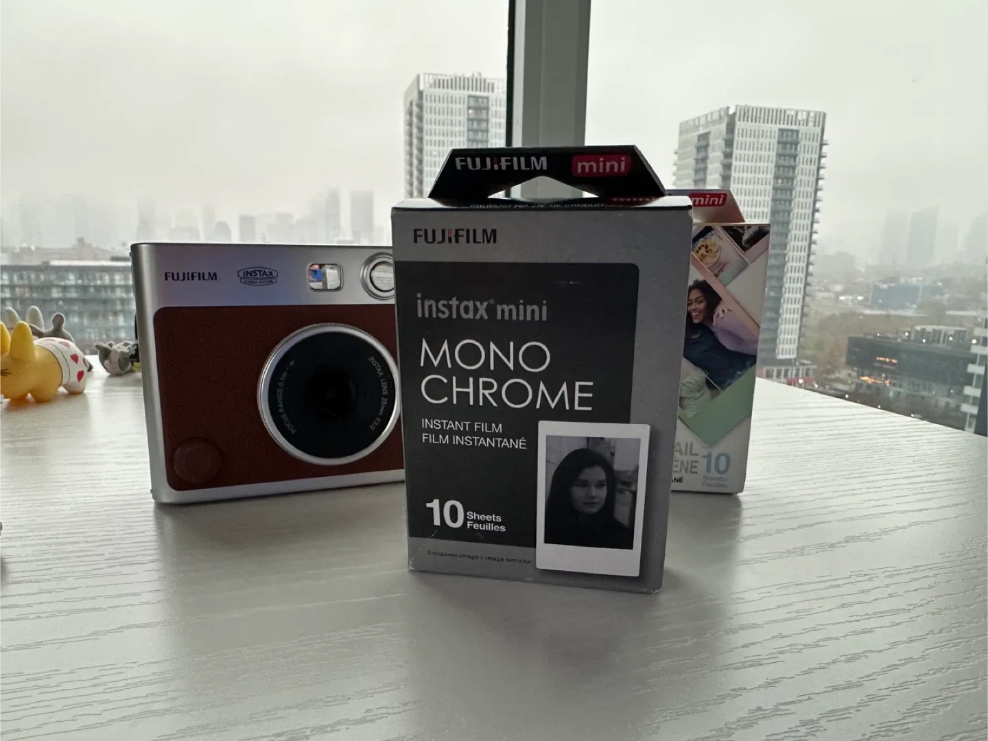 Fujifilm Instax Mini Evo brown + 2 Film image indicator(2)