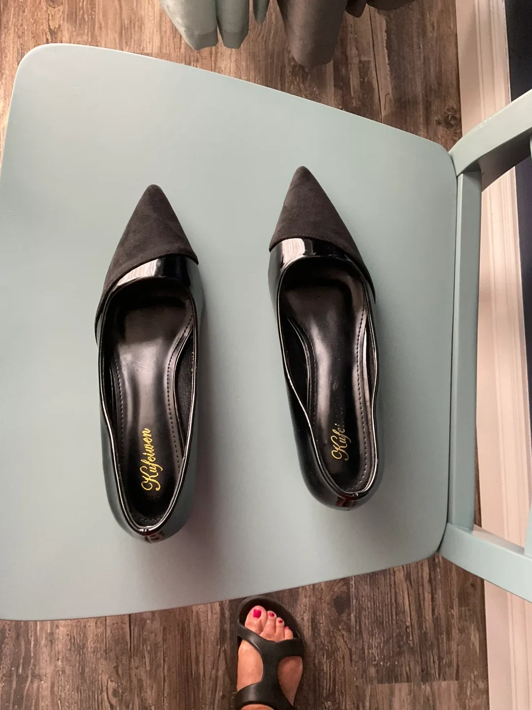 Ladies Black Heels, Size 71/2 image indicator(2)