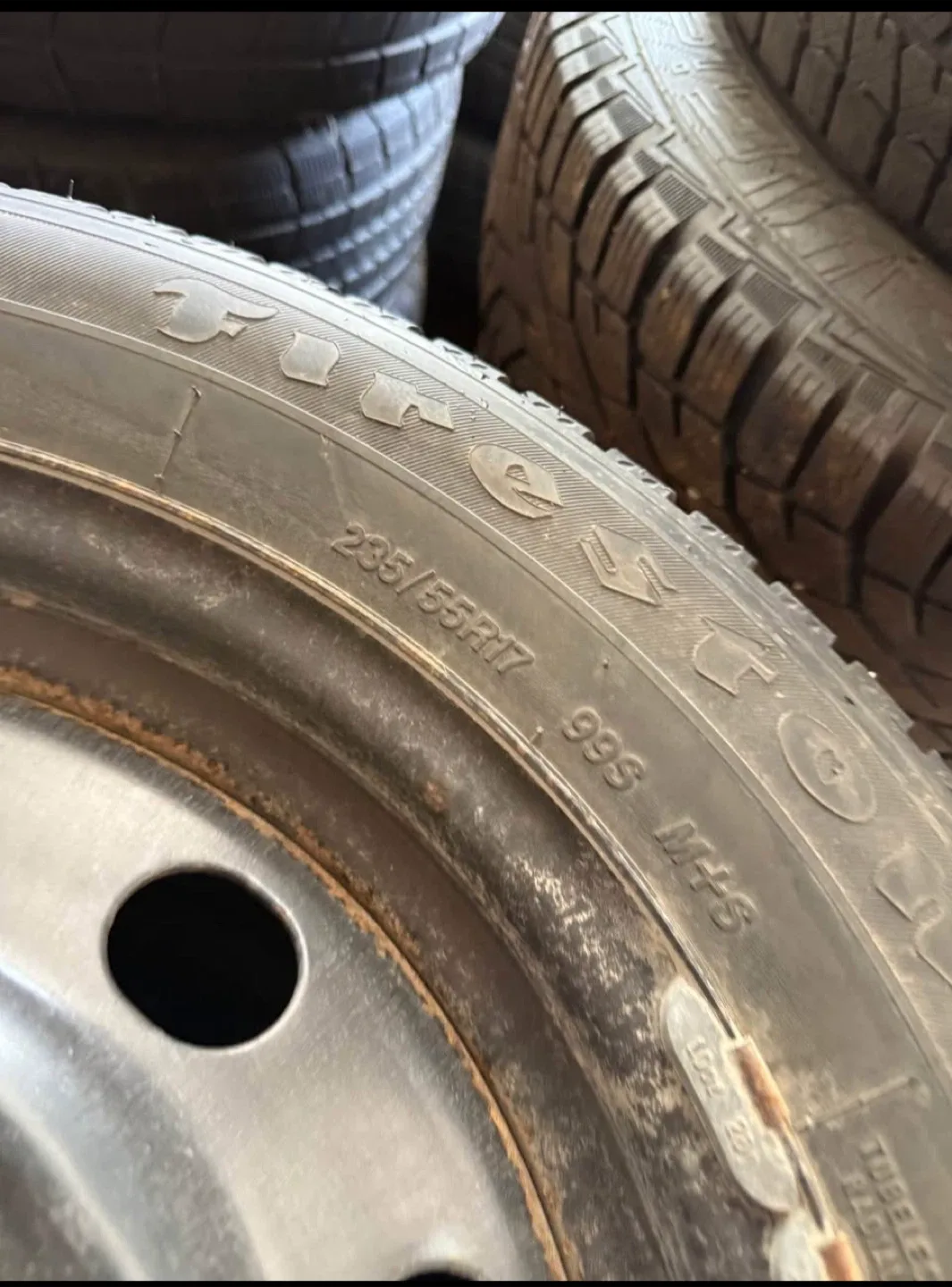 235 55 17 Firestone Winterforce (4)  - 235/55R17 image indicator(2)