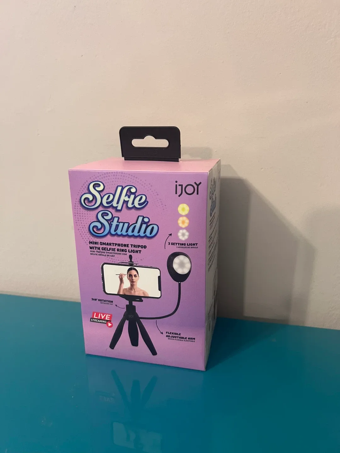 💫NEW iJoy Selfie Studio Tripod + LED Ring Light image indicator(2)