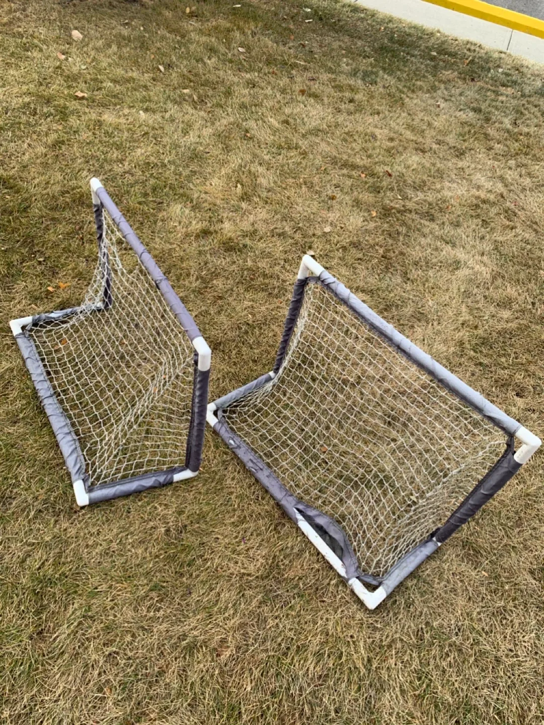 Mini Hockey Net Set - used some damage / sports kids toys image indicator(7)