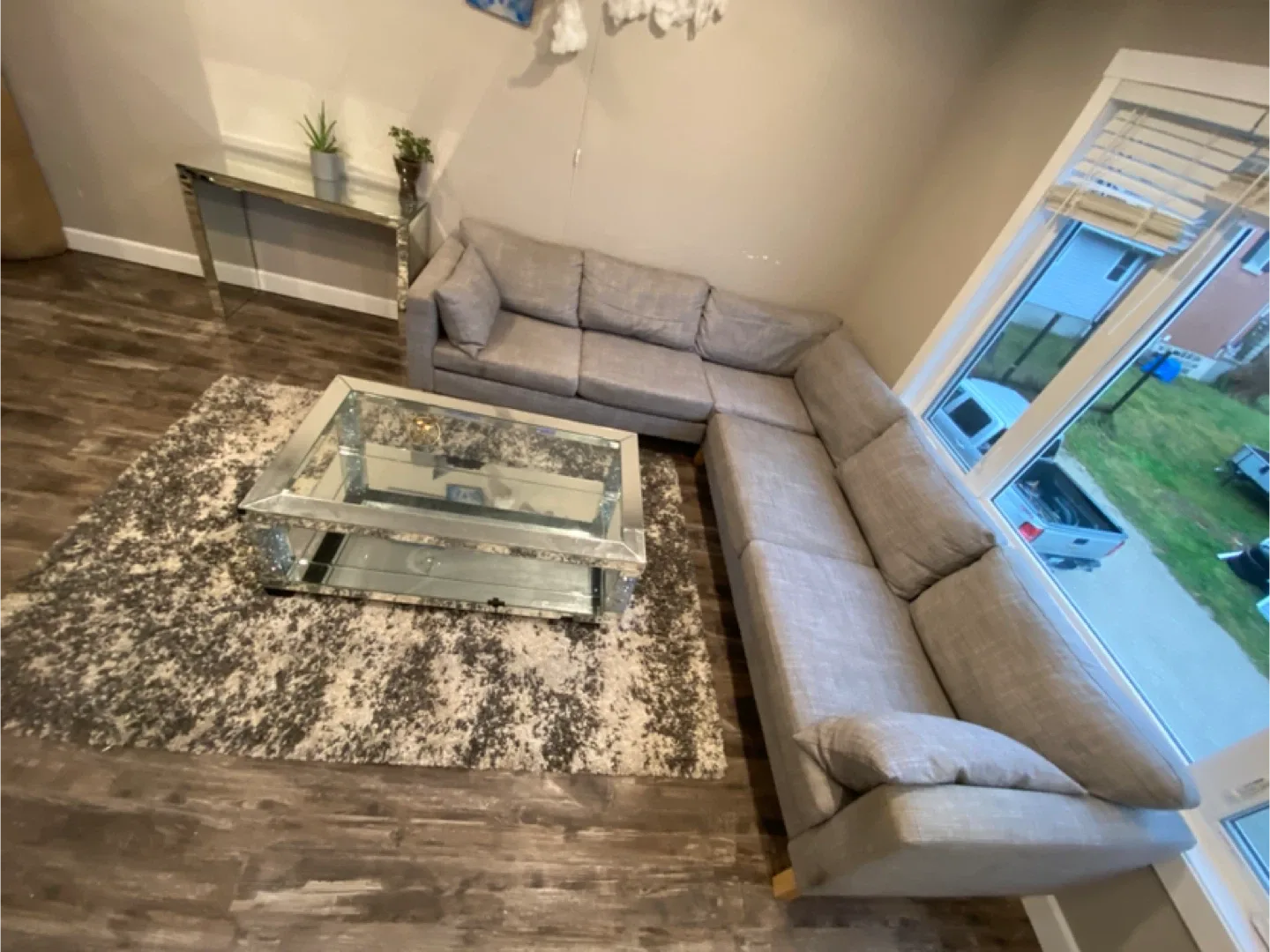 Grey sectional image indicator(3)