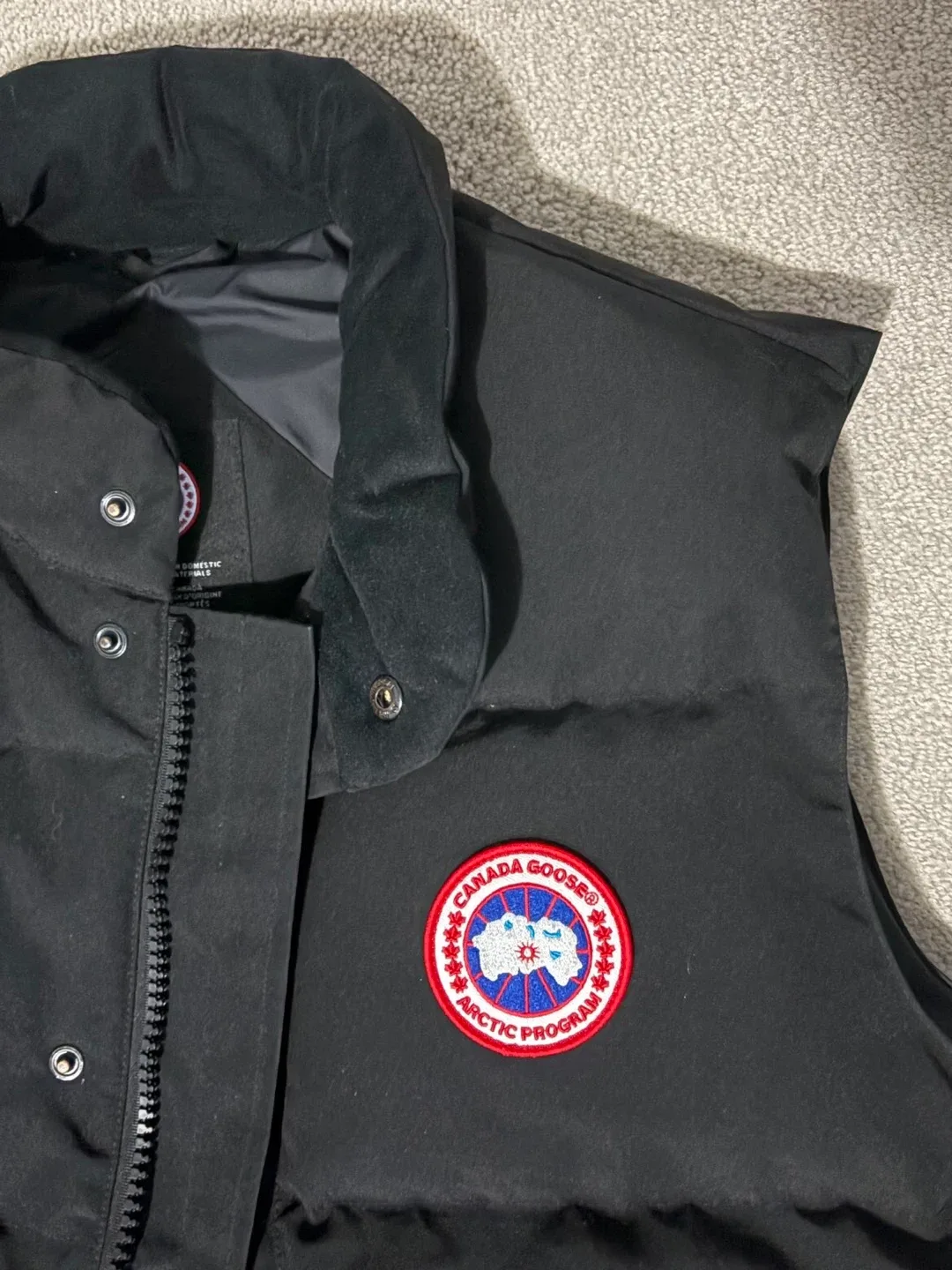 Canada Goose Black Down Padded Vest image indicator(3)