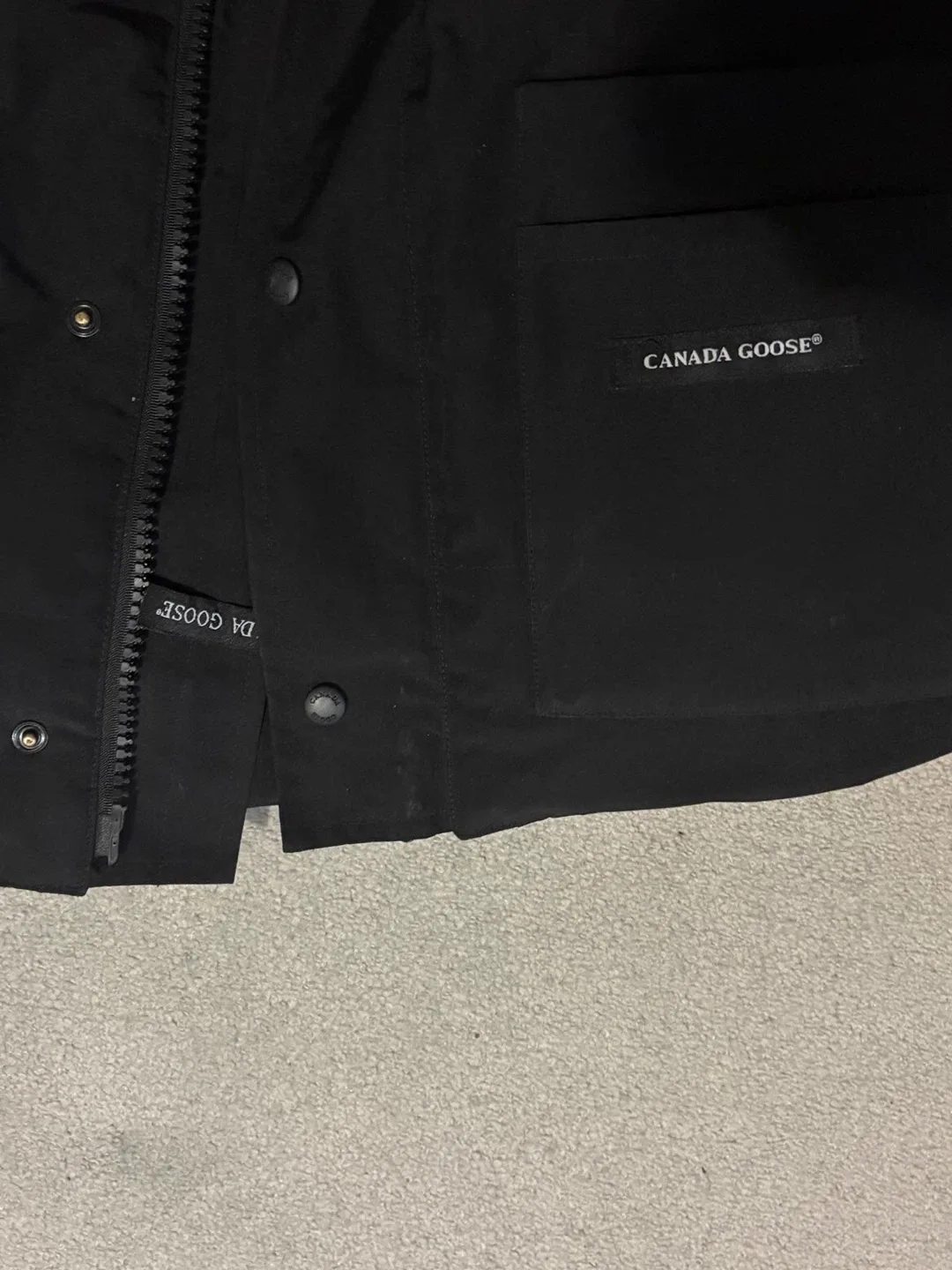 Canada Goose Black Down Padded Vest image indicator(4)