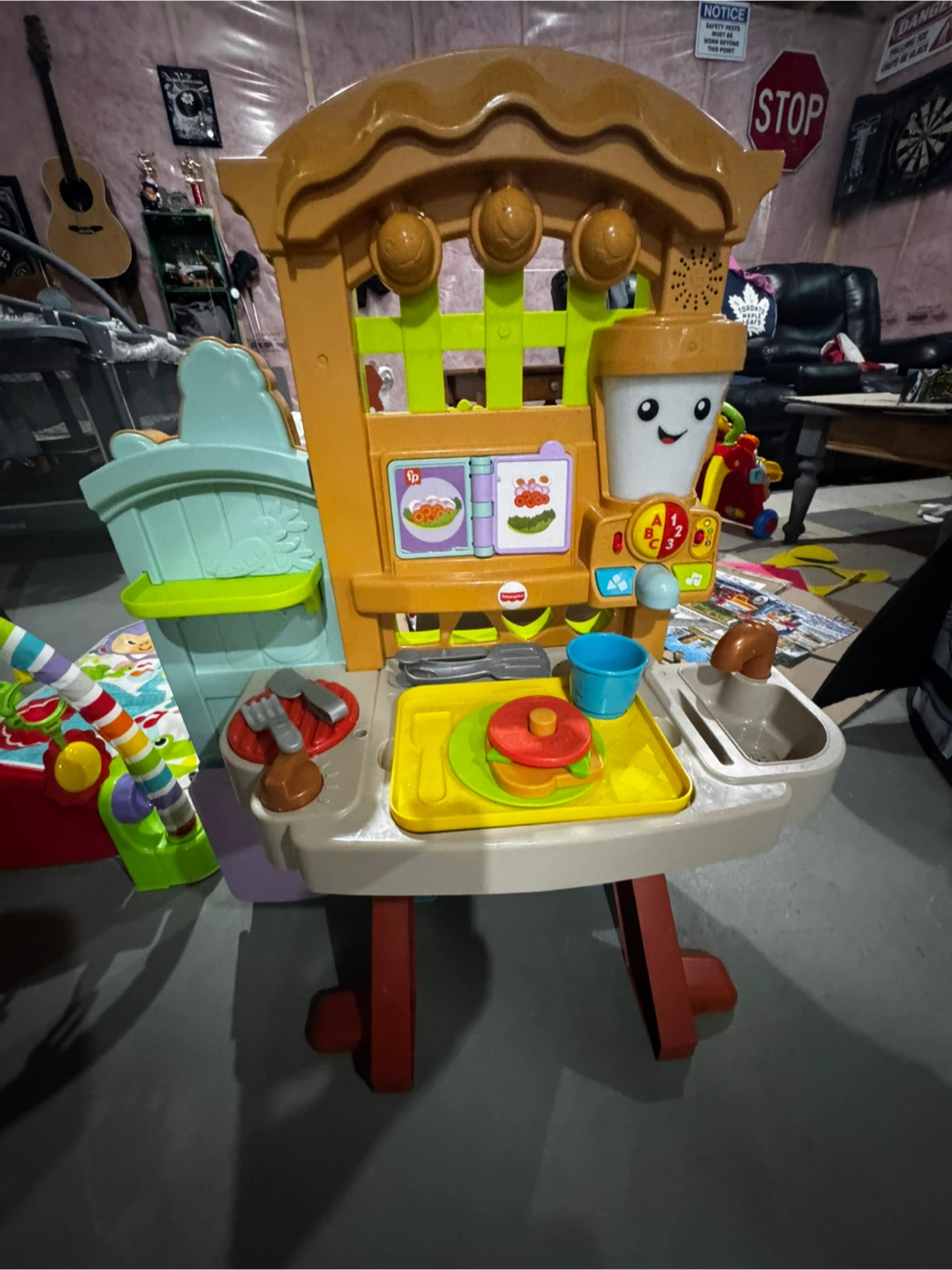 Fisher-Price Laugh & Learn Grow-the-Fun Garden to Kitchen