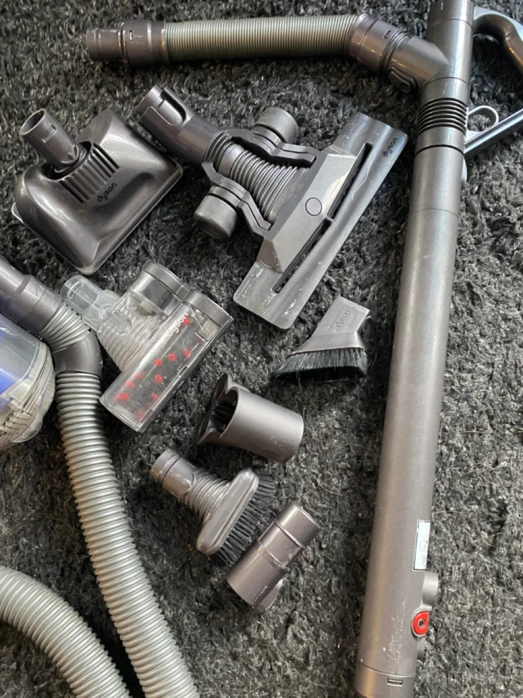 Dyson City DC26 All Floors Vacuum image indicator(2)