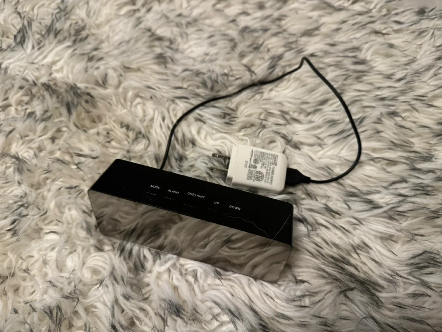 Digital Alarm Clock image indicator(4)