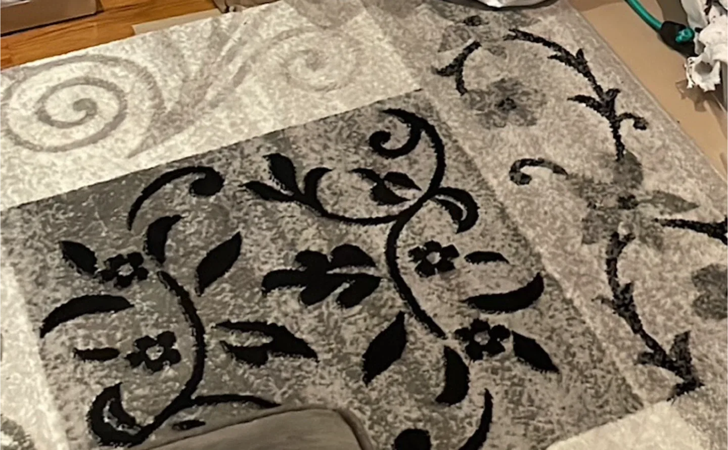 Grey Patterned Area Rug (8 ft x 10 ft) image indicator(4)