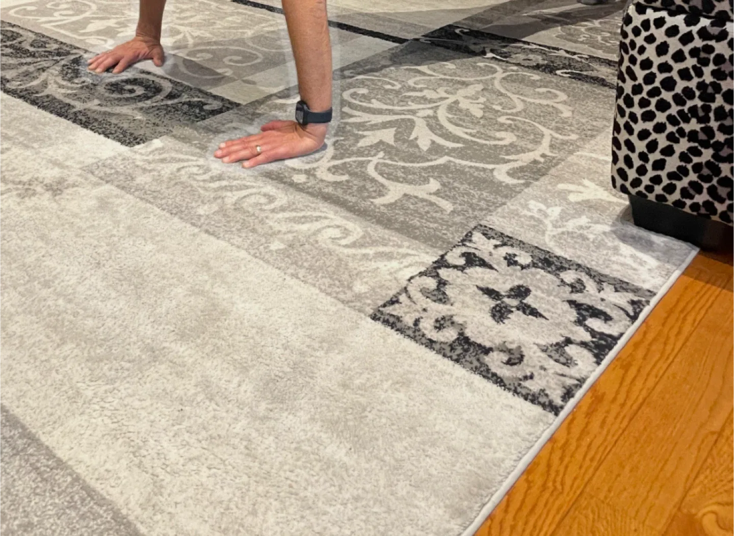 Grey Patterned Area Rug (8 ft x 10 ft) image indicator(3)