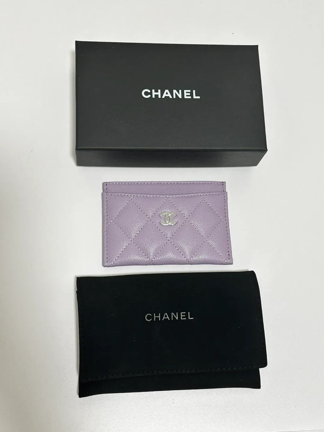🦄🪻 Selling brand new Chanel light purple caviar card holder 🪻🦄 image indicator(3)