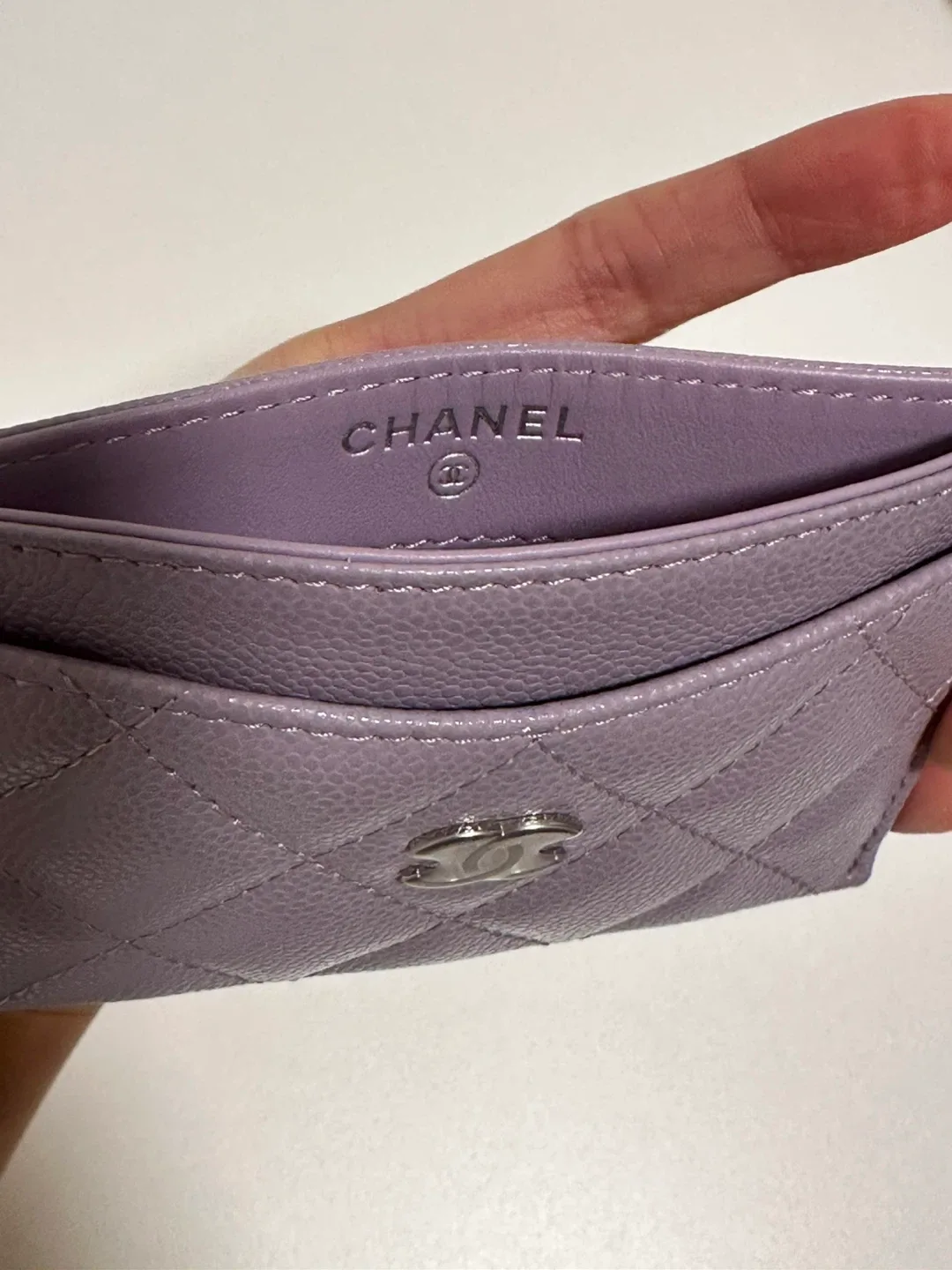 🦄🪻 Selling brand new Chanel light purple caviar card holder 🪻🦄 image indicator(4)