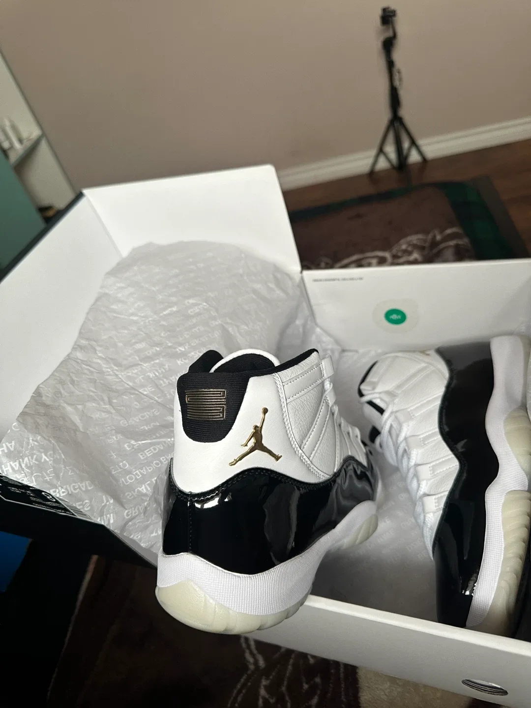 Air Jordan 11 Retro gratitude Size 8 image indicator(2)