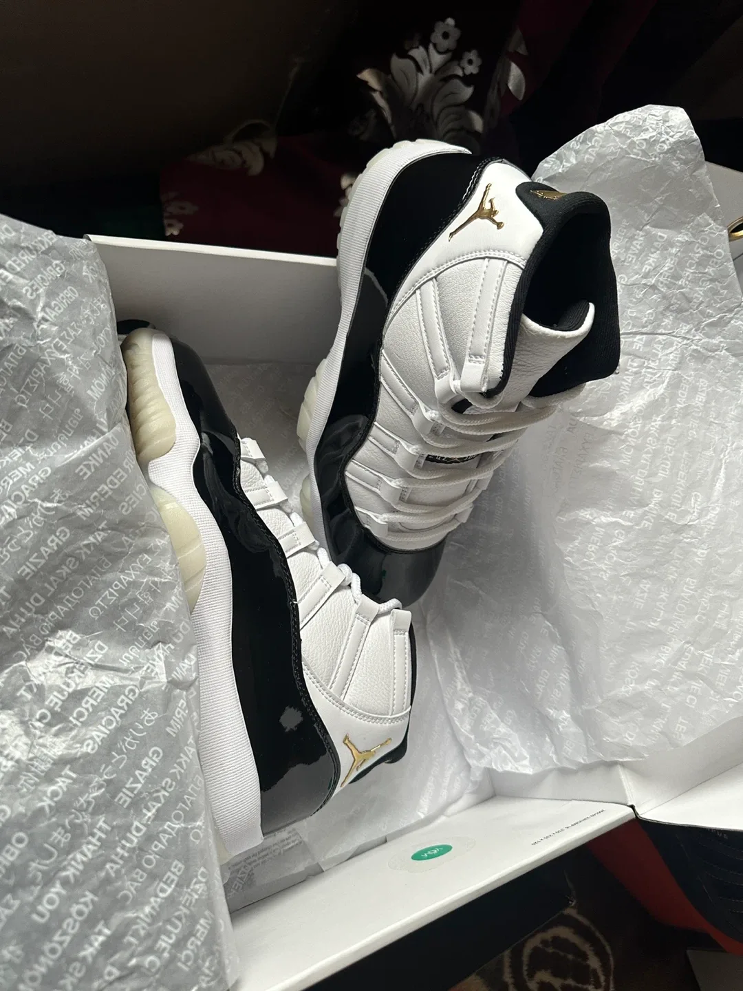 Air Jordan 11 Retro gratitude Size 8 image indicator(3)