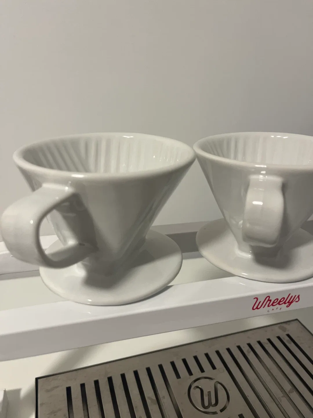 Porcelain Coffee filter Pour Over Stand w/ Drip Tray and carafe image indicator(2)