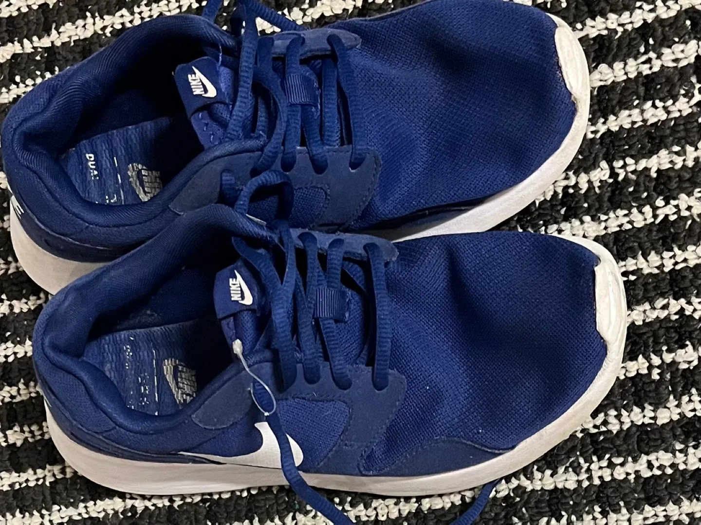 Nike - women shoe -size 8.5 image indicator(2)