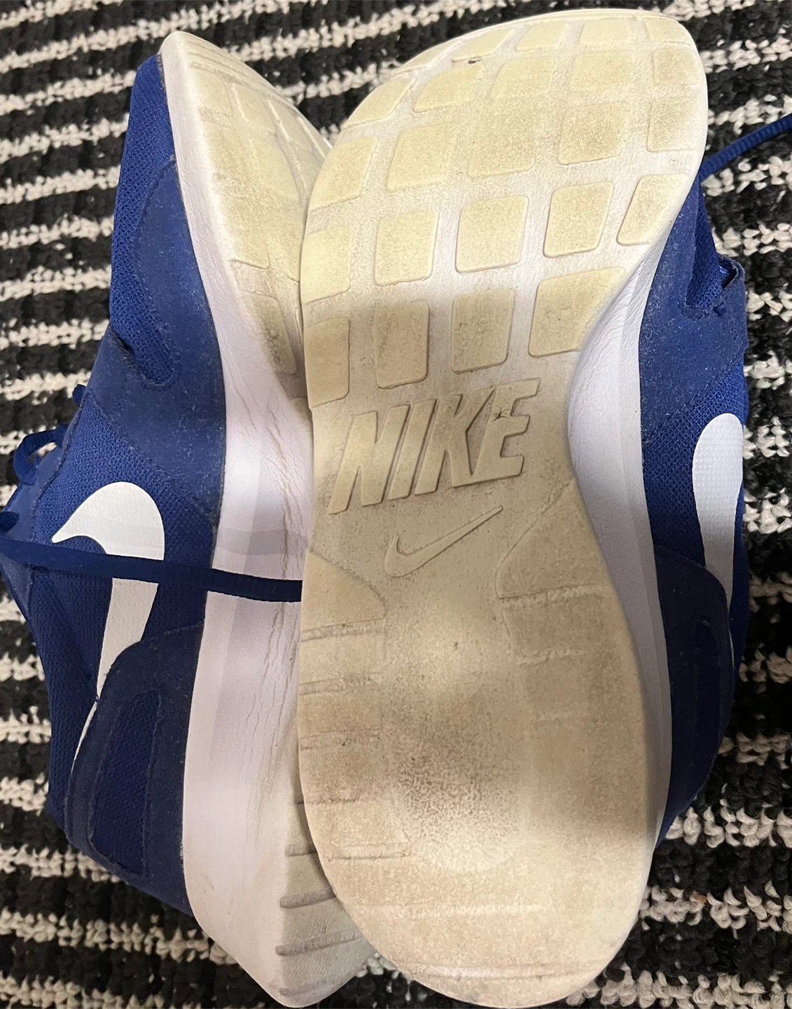Nike - women shoe -size 8.5 - photo 2