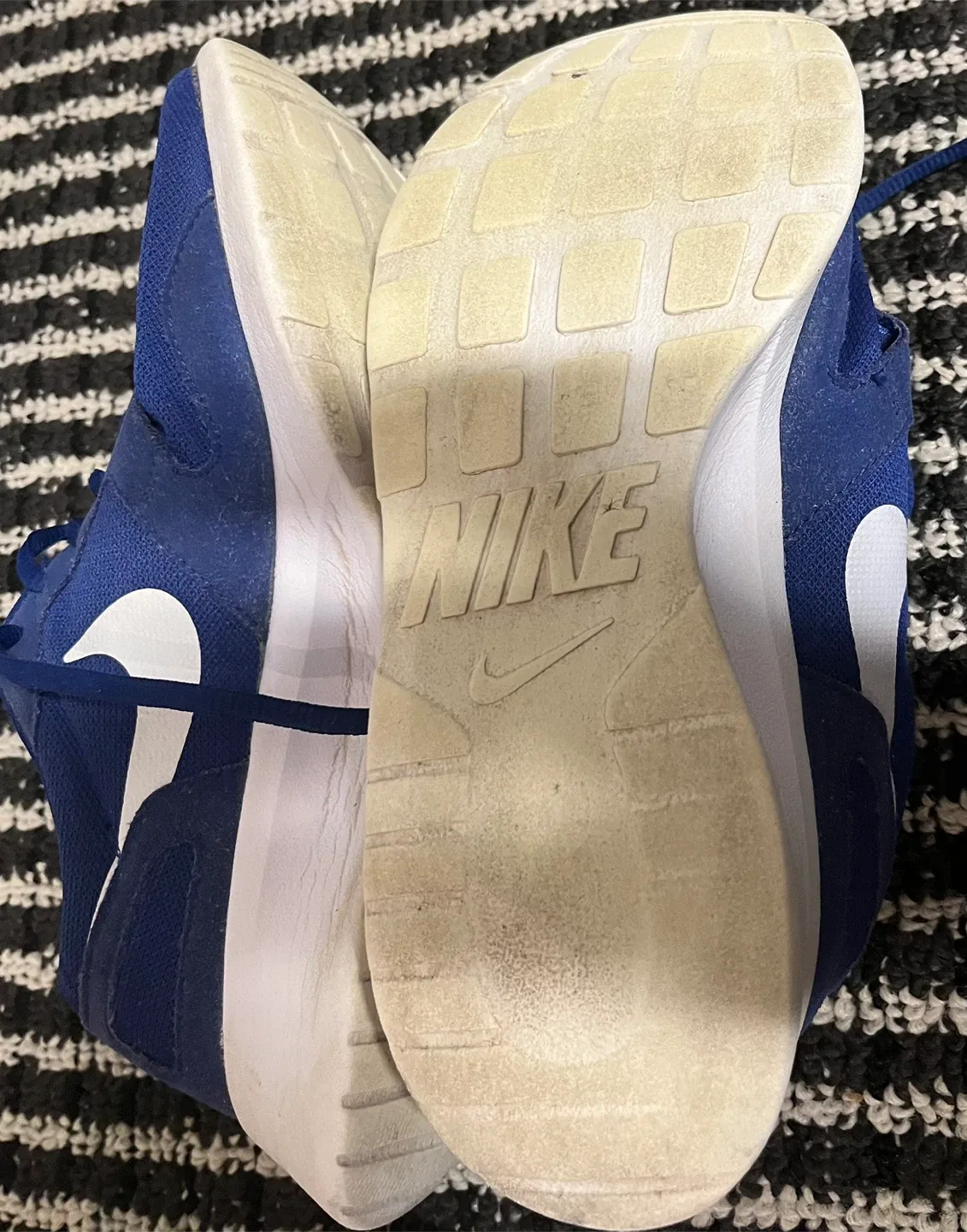 Nike - women shoe -size 8.5 image indicator(3)