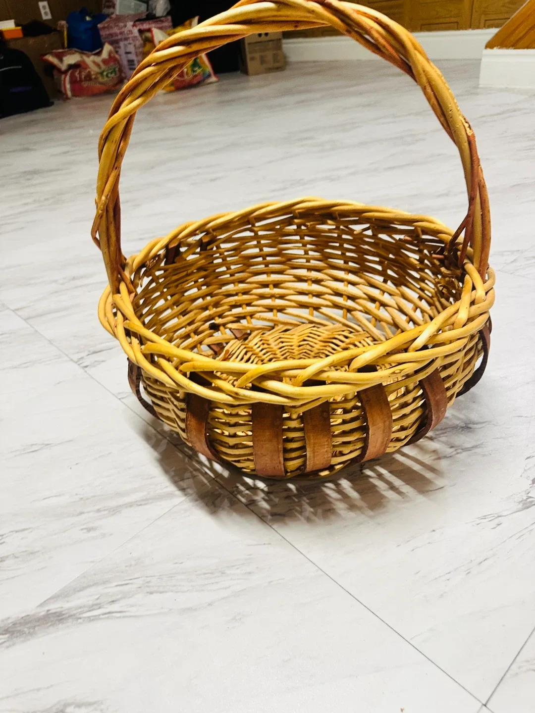 Wicker Basket with Handle image indicator(2)