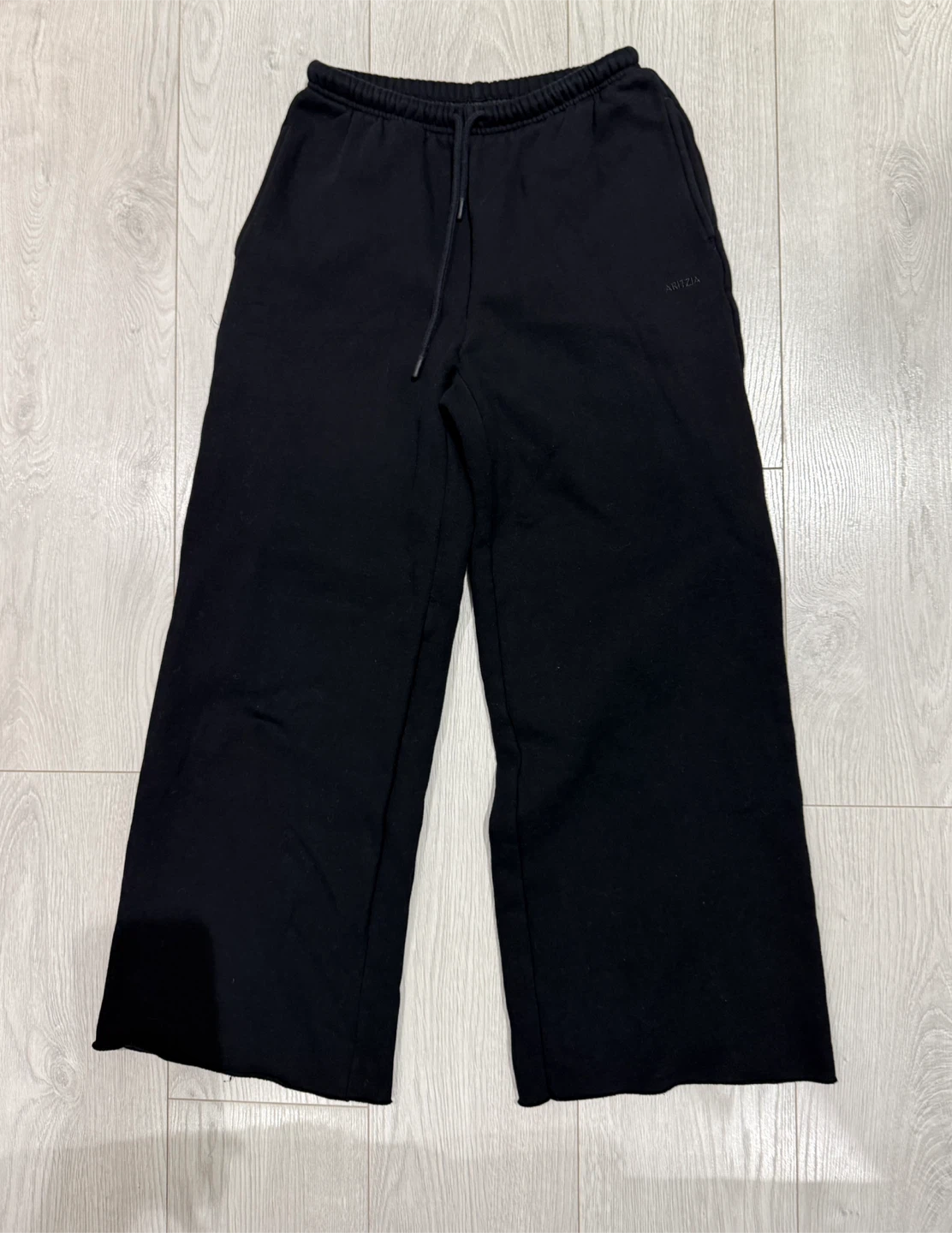 Aritzia Black Wide-Leg Sweatpants