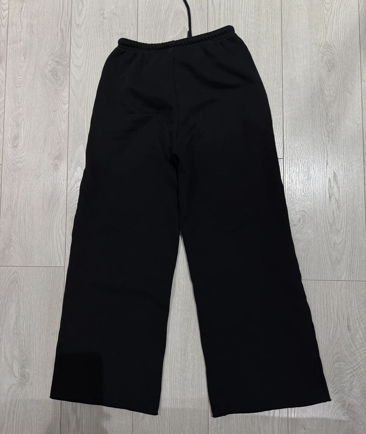 Aritzia Black Wide-Leg Sweatpants image indicator(3)