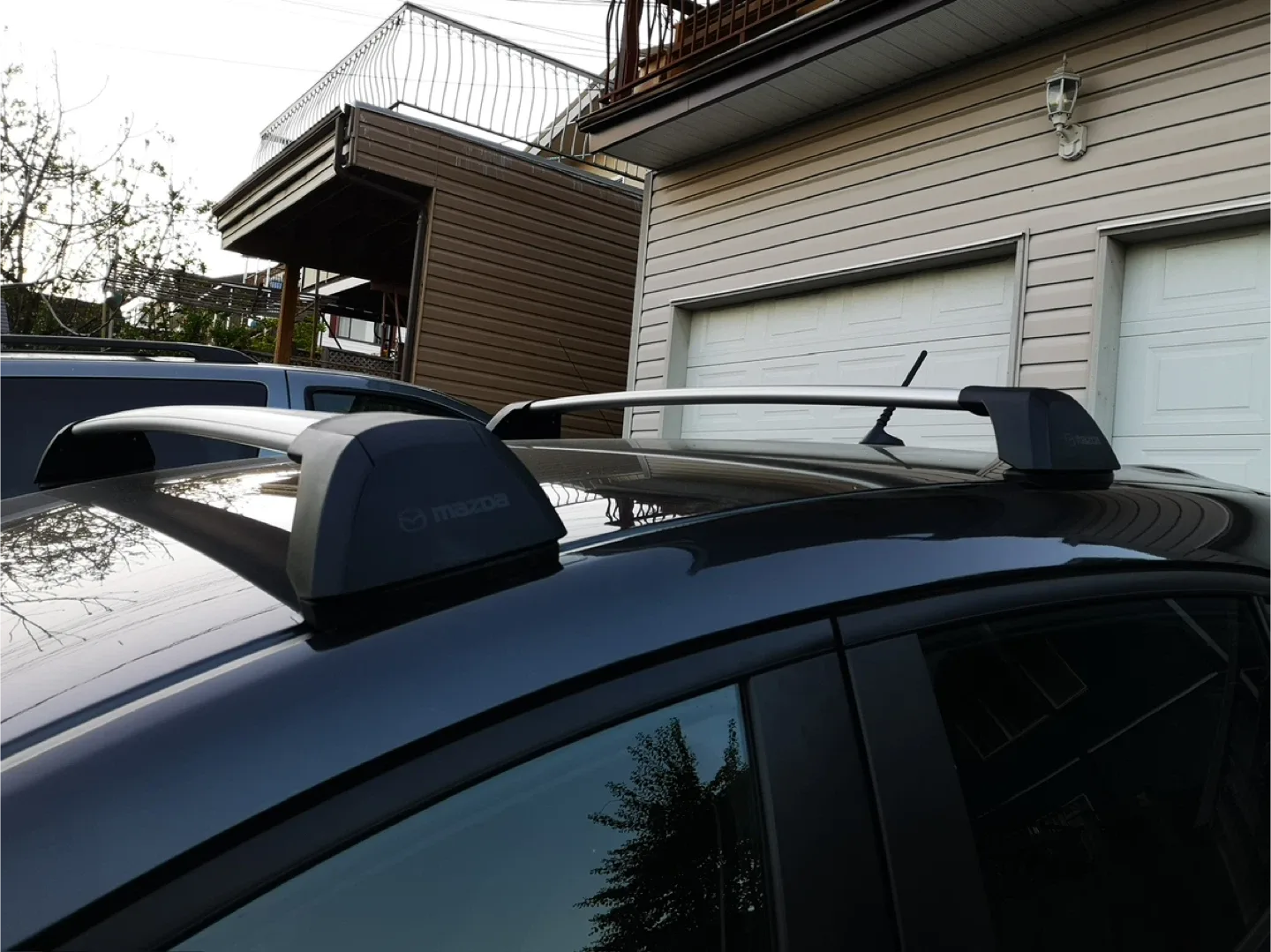 Mazda 3 roof rack (original) image indicator(2)