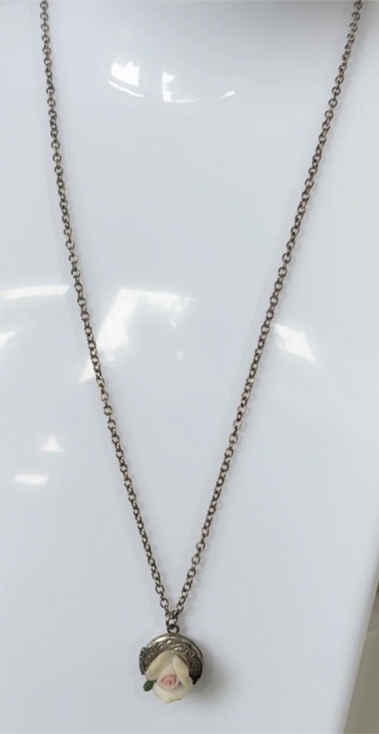 Cute Rose Locket Necklace
