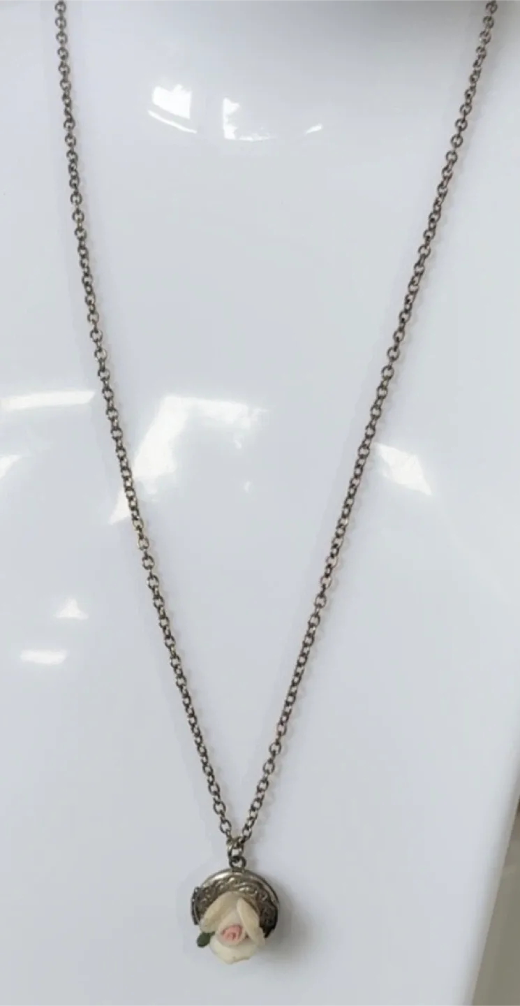 Cute Rose Locket Necklace