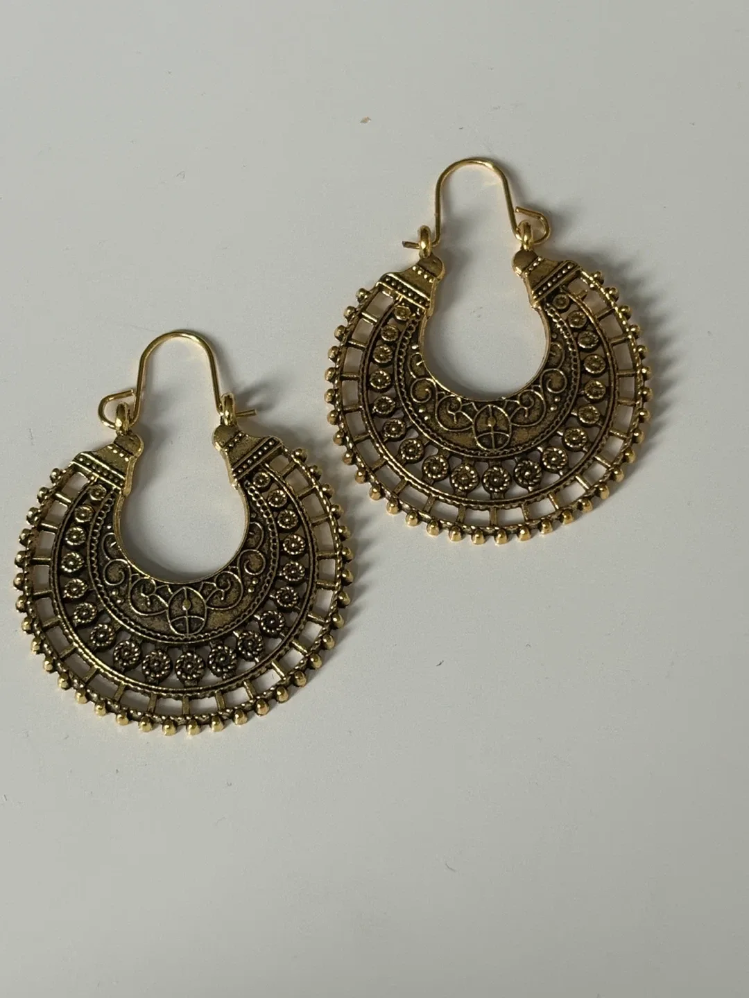 Beautiful Golden Hoop Earrings! image indicator(4)