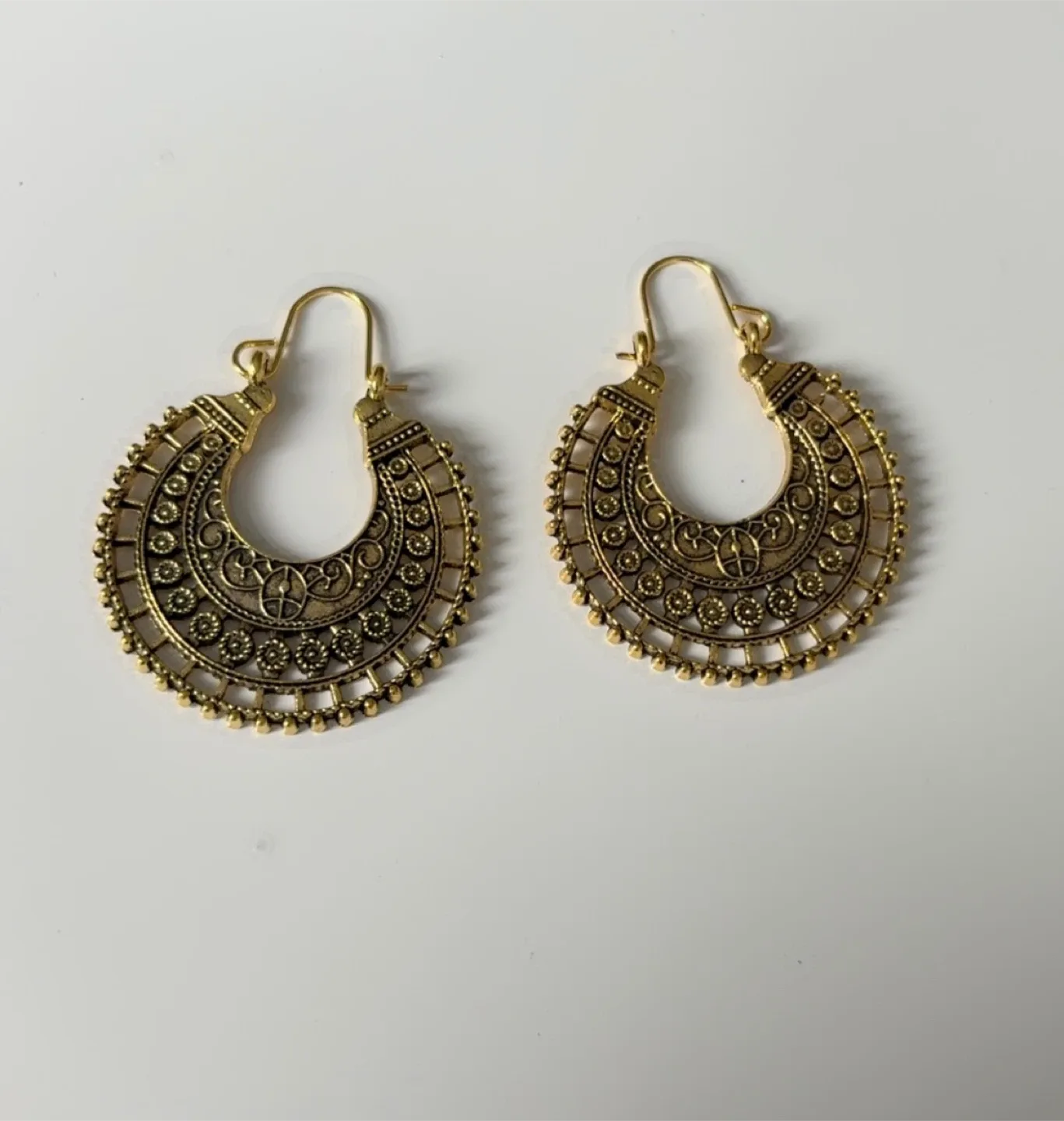 Beautiful Golden Hoop Earrings! image indicator(2)