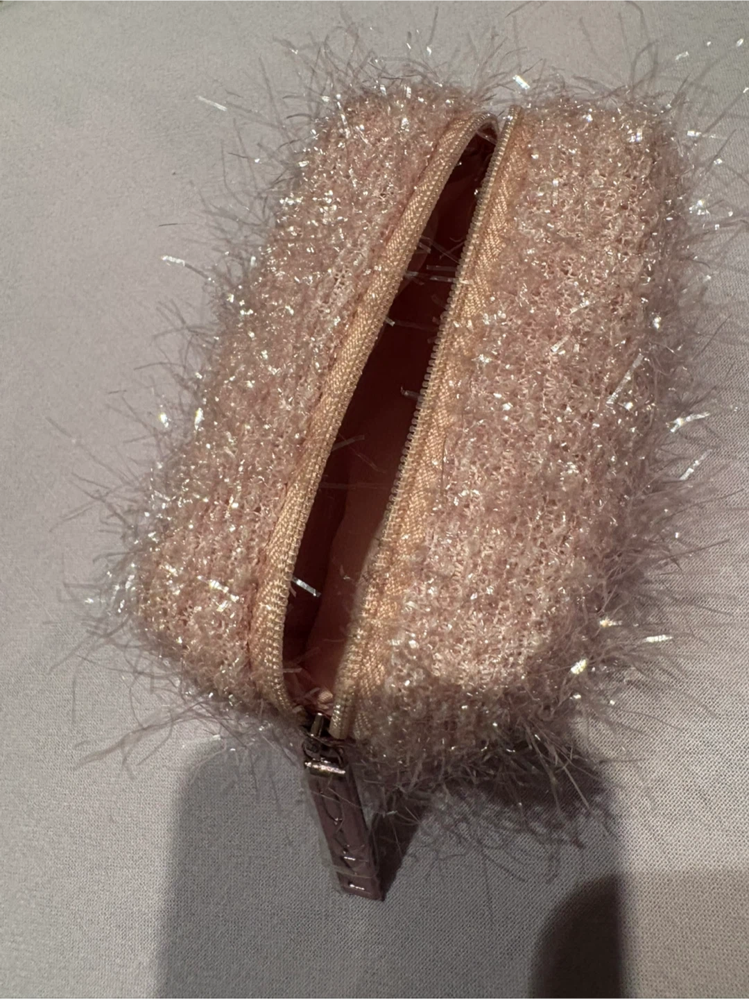 BN 4 MAC Cosmetics Fluffy Pink Makeup Pouch - photo 4