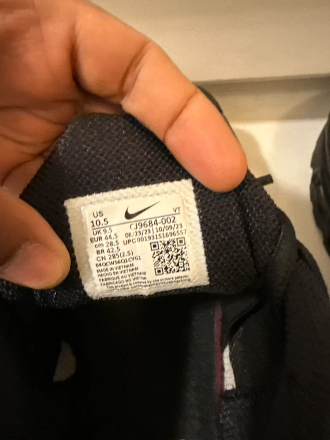 Nike Air Max Plus TN Black, Size 10.5 image indicator(4)