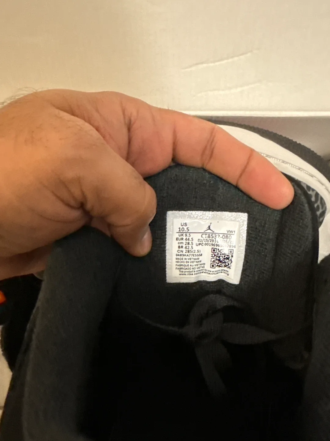 Air Jordan 3 Retro 'Fear Pack' Size 10.5 image indicator(2)