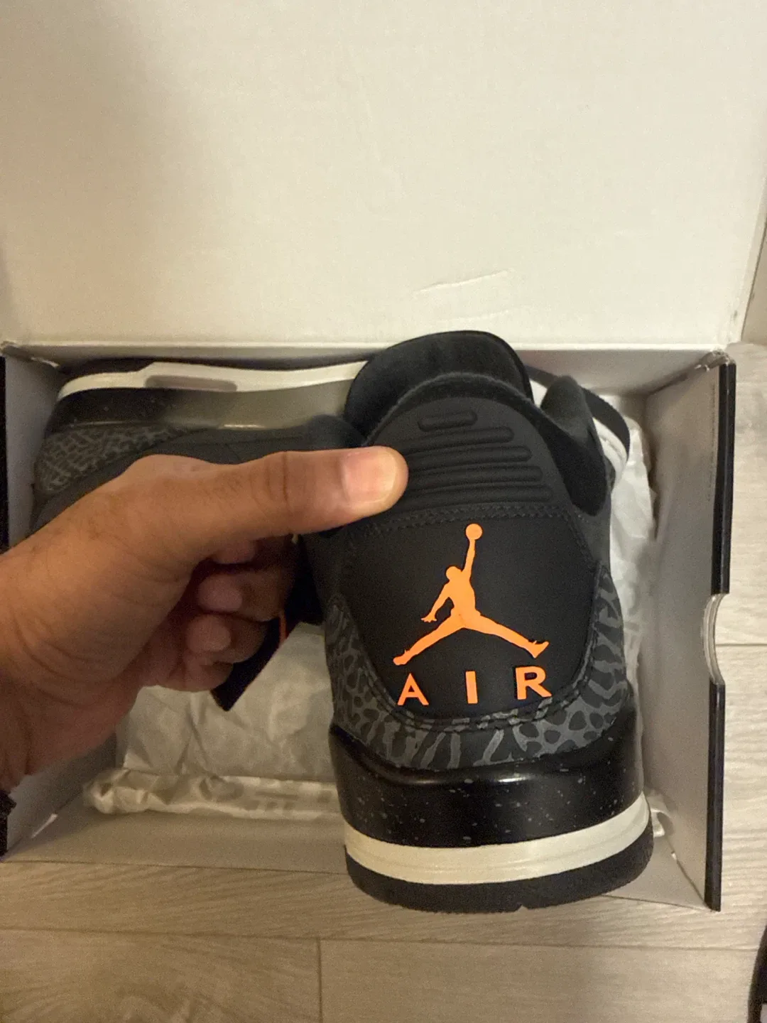 Air Jordan 3 Retro 'Fear Pack' Size 10.5 image indicator(3)