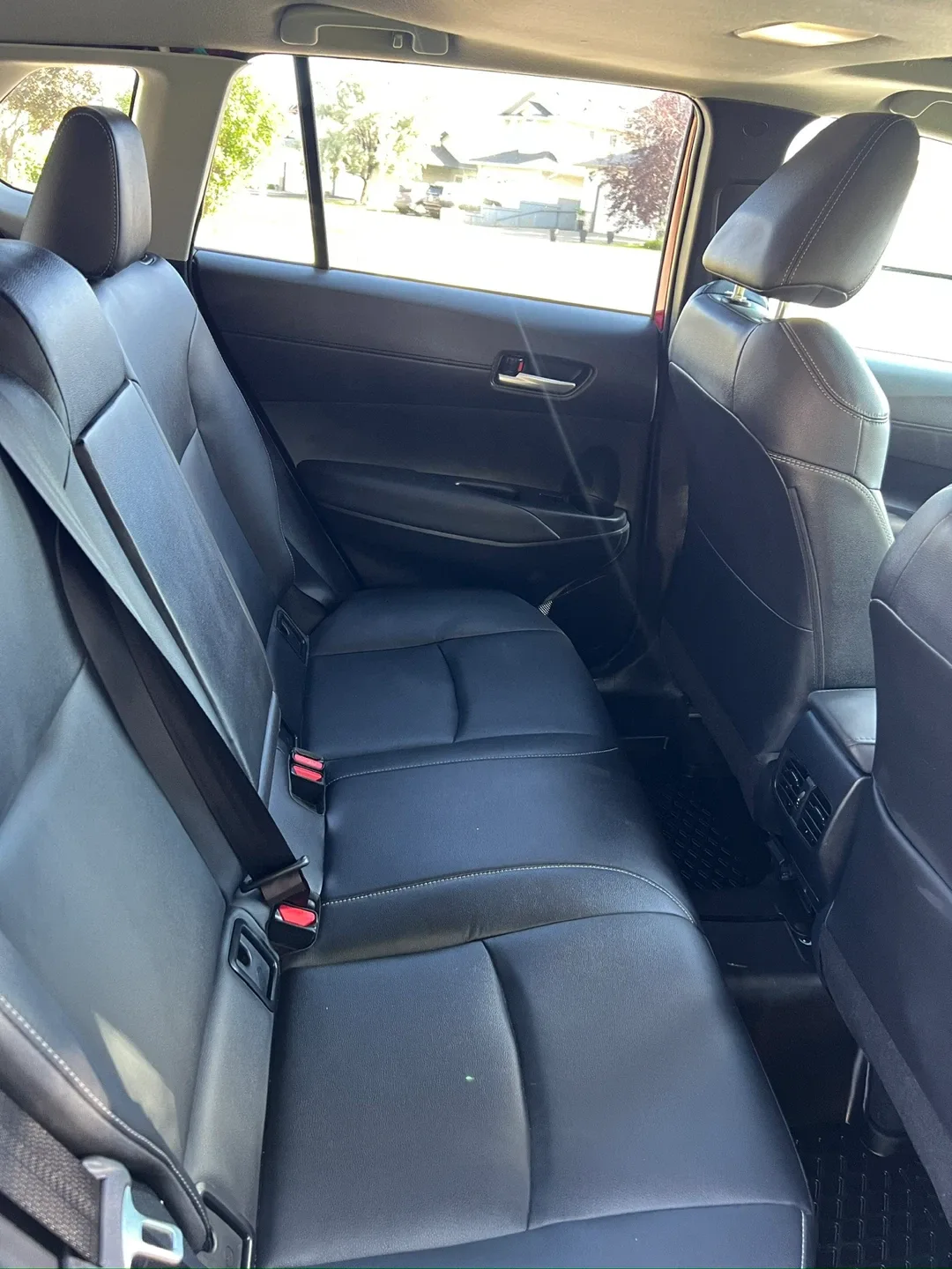 Toyota Corolla Cross SUV image indicator(9)