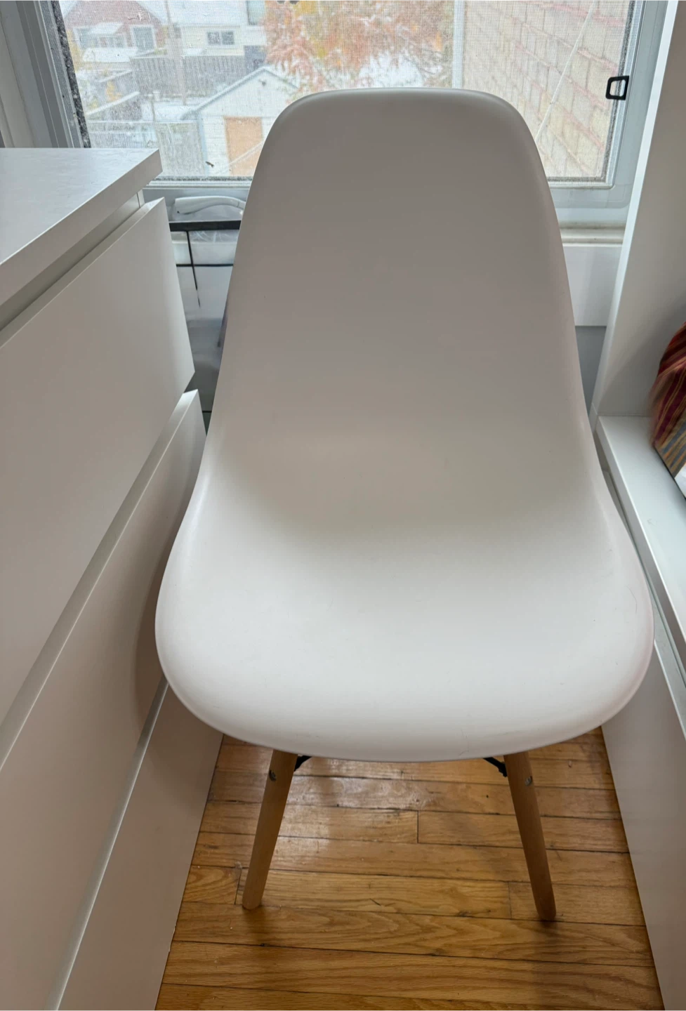 White Eames Style Dining Chairs (set of 4) - photo 2