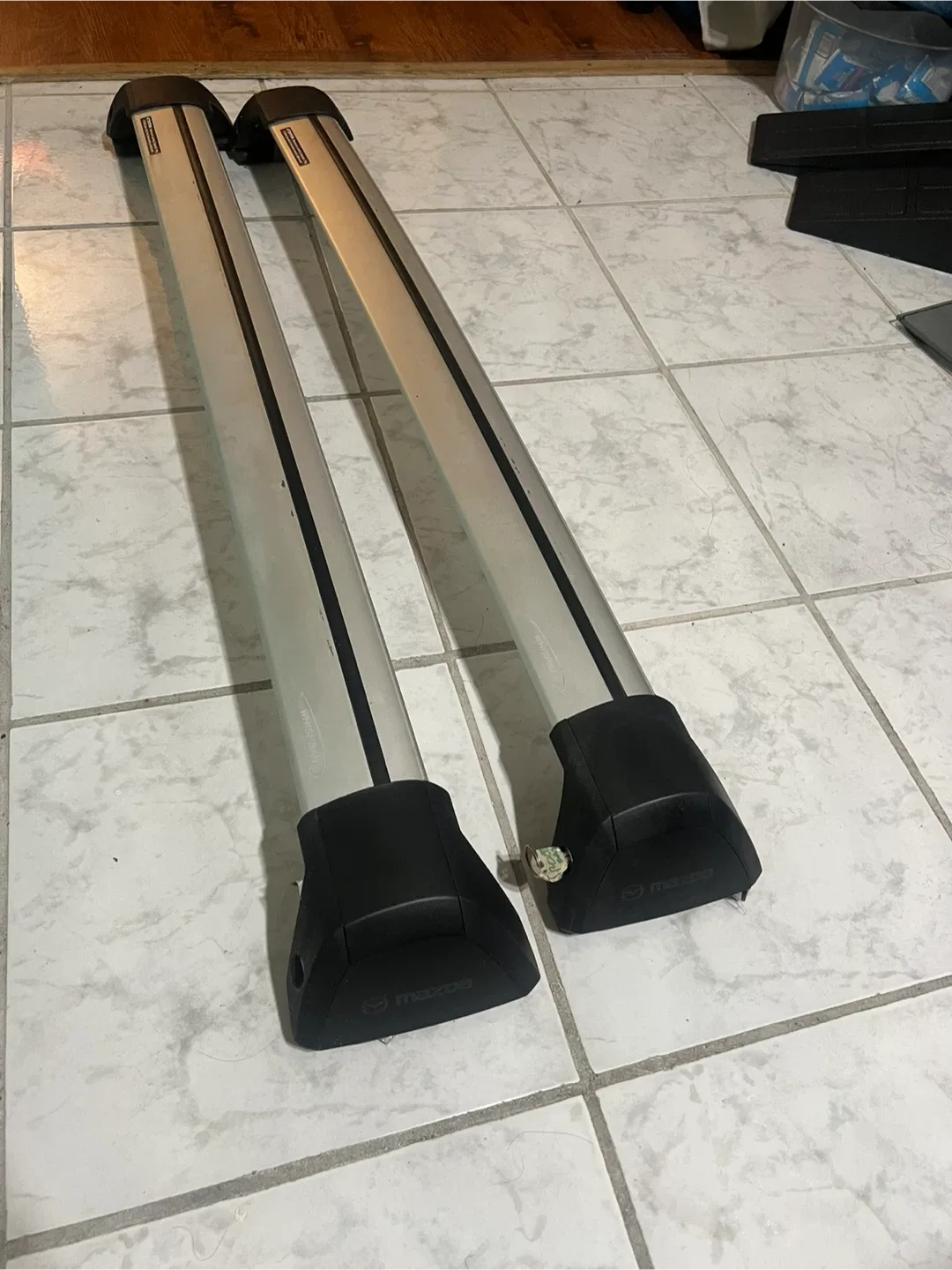 Mazda 3 roof rack (original) image indicator(4)