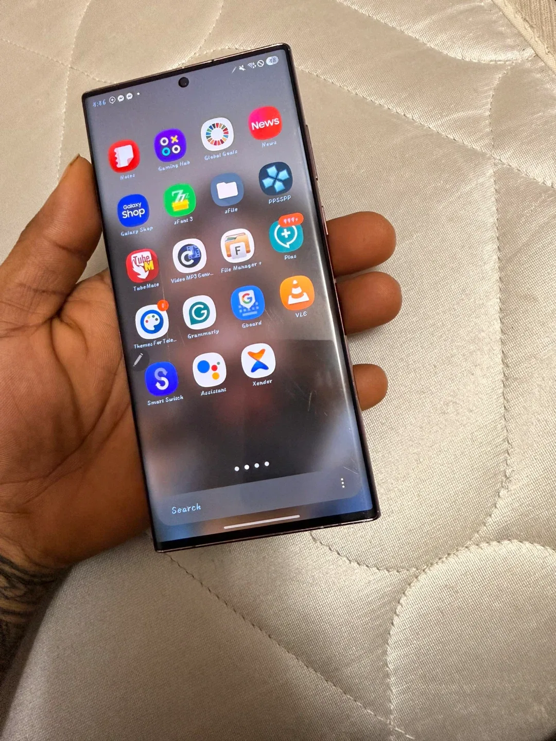 Samsung Galaxy S22 Ultra - Cracked Screen image indicator(3)