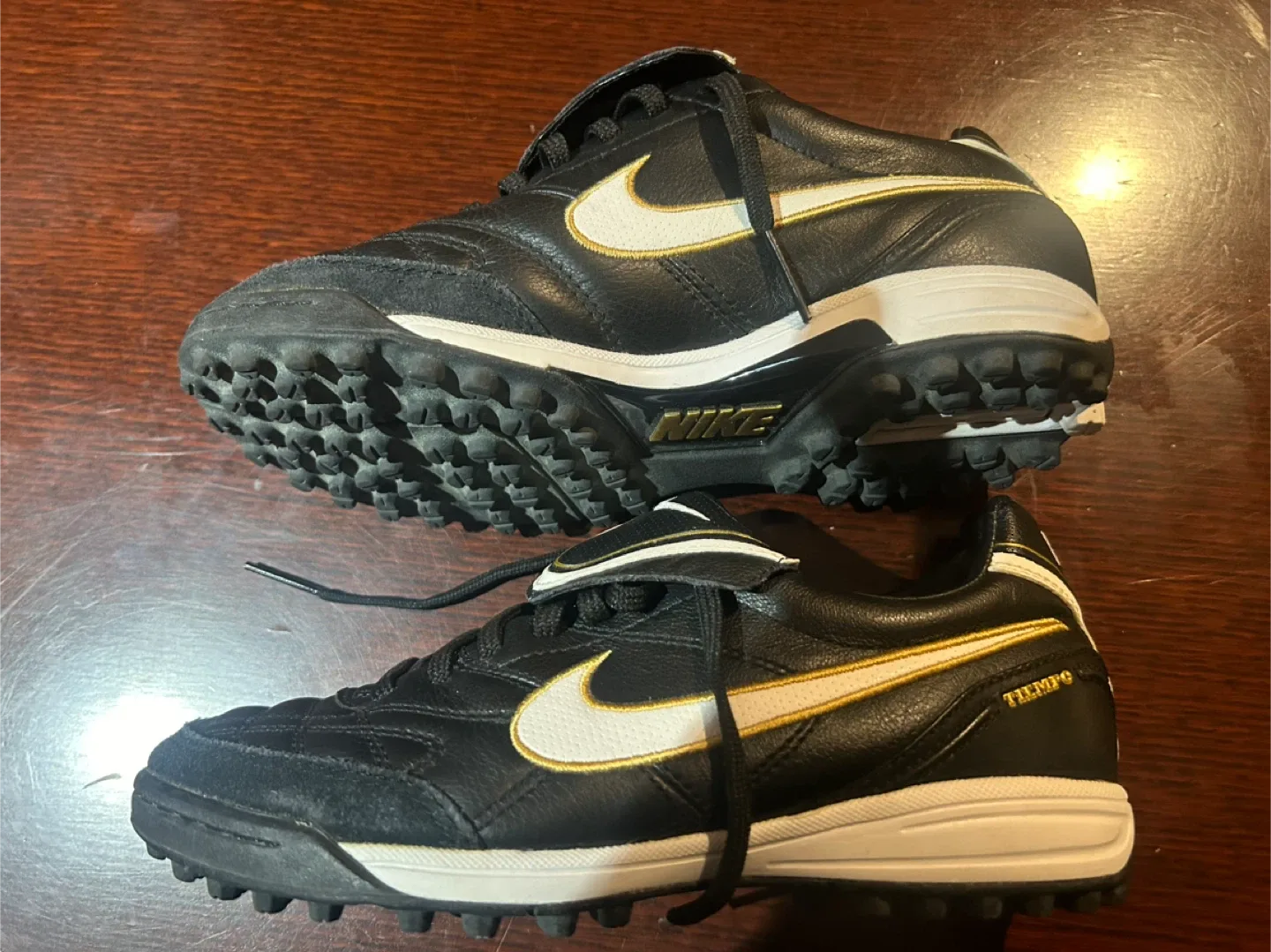 Nike Tiempo Turf Shoes - Size 5.5 image indicator(2)