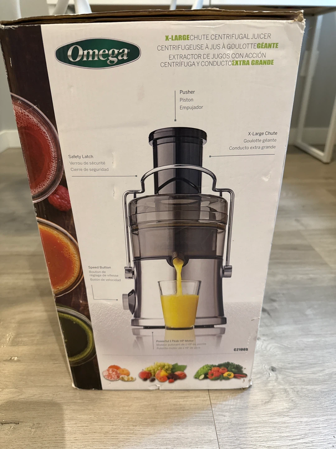 Omega C2100S X-Large Chute Centrifugal Juicer - photo 2