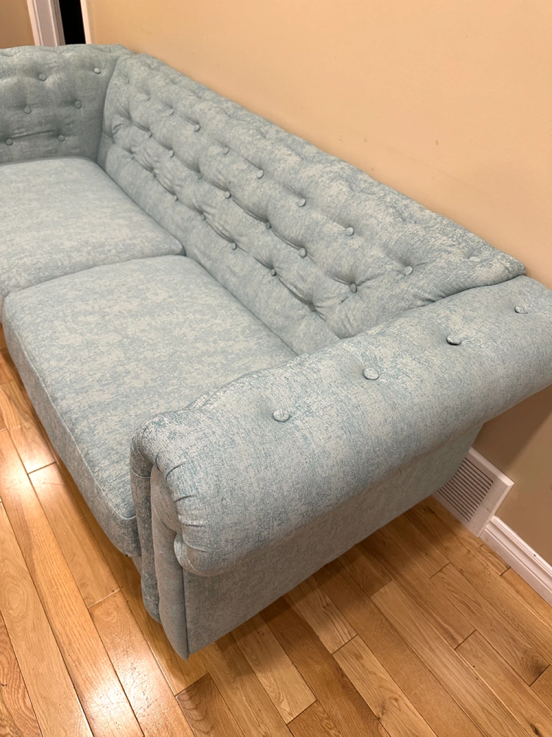 Beautiful Modern Chesterfield 3-Seater Sofa (CAN DELIVER) - photo 5